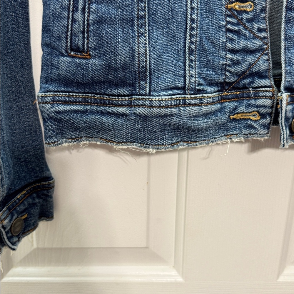 ZARA Distressed Classic Jean Jacket - Picture 8 of 10